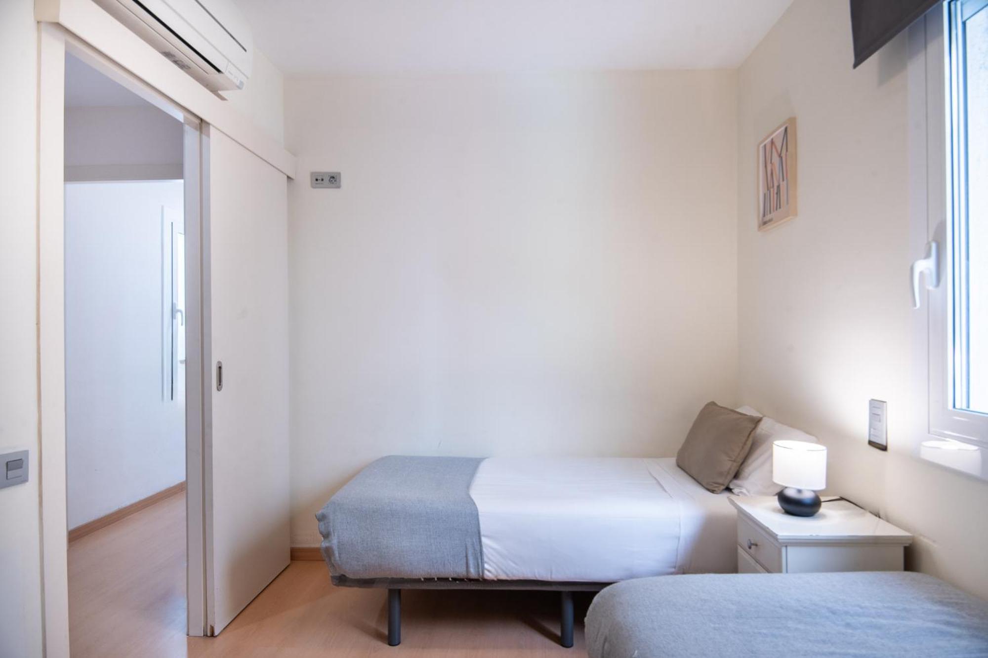 R&B Muntaner Apartment Барселона Екстериор снимка